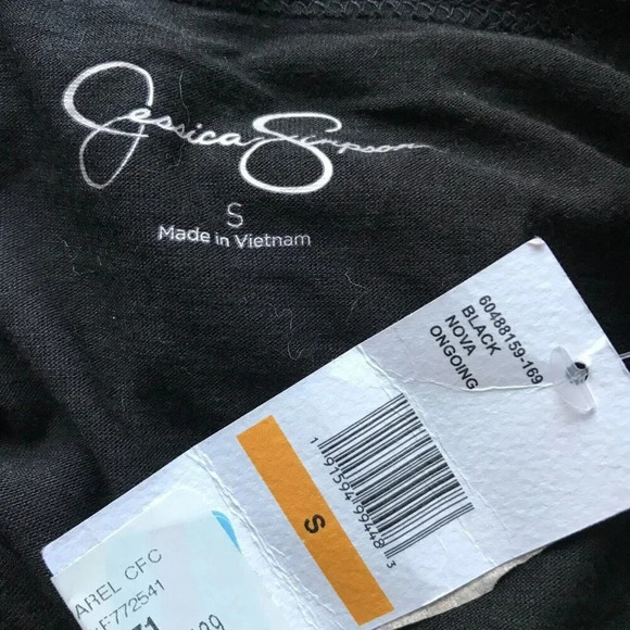 Jessica Simpson Cold-Shoulder Elephant Print Tee NWT Small - Picture 8 of 10